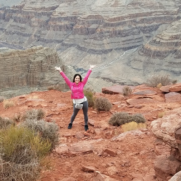 Meet your Posher, Jessica - Picture 5 of 7